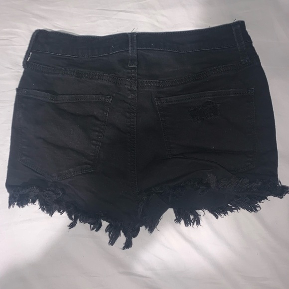 Black Mudd shorts - Picture 2 of 2